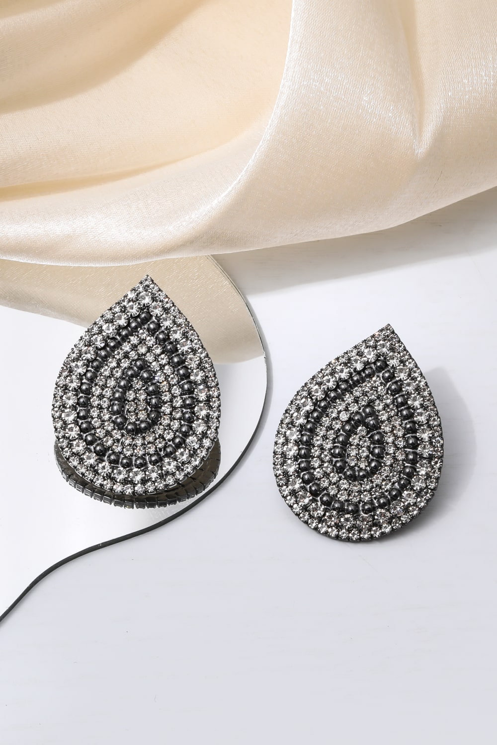 Women's Inlaid Cubic Zirconia Teardrop Stud Earrings